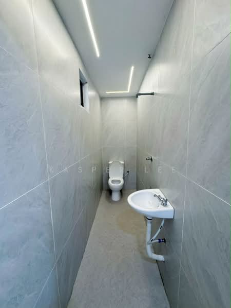 1-storey Terraced House for Sale in Taman Abad (Johor Bahru) - Kasper Lee - Bathroom - PropertyGuru.com.my