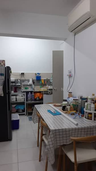 Pangsapuri untuk Dijual di Taman Bukit Erskine - Zherlynn Ho - Kitchen - PropertyGuru.com.my