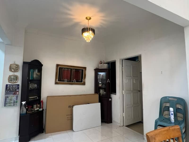 2-storey Terraced House for Sale in Kemensah Heights (Ulu Kelang) - Farah Rasul - Living Room - PropertyGuru.com.my