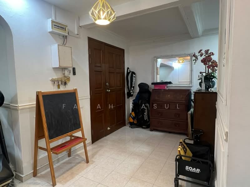 2-storey Terraced House for Sale in Kemensah Heights (Ulu Kelang) - Farah Rasul - Entrance - PropertyGuru.com.my