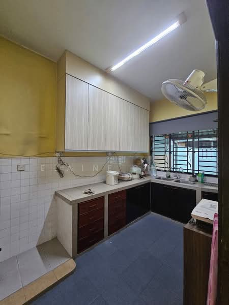 Rumah Teres 2 Tingkat untuk Disewa di Johor Bahru (Johor) - Elaine Chan - Kitchen - PropertyGuru.com.my