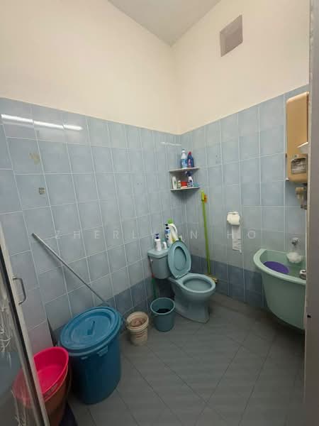 Rumah Teres untuk Dijual di Island Glades (Jelutong) - Zherlynn Ho - Bathroom - PropertyGuru.com.my