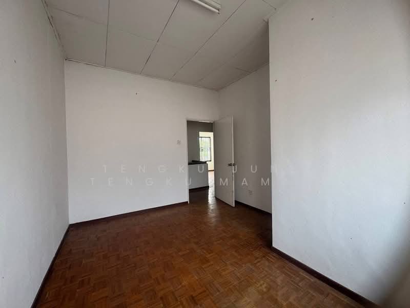 Rumah Teres untuk Dijual di Taman Pinggiran Senawang (Sungai Gadut) - Tengku June Tengku Mamat - PropertyGuru.com.my