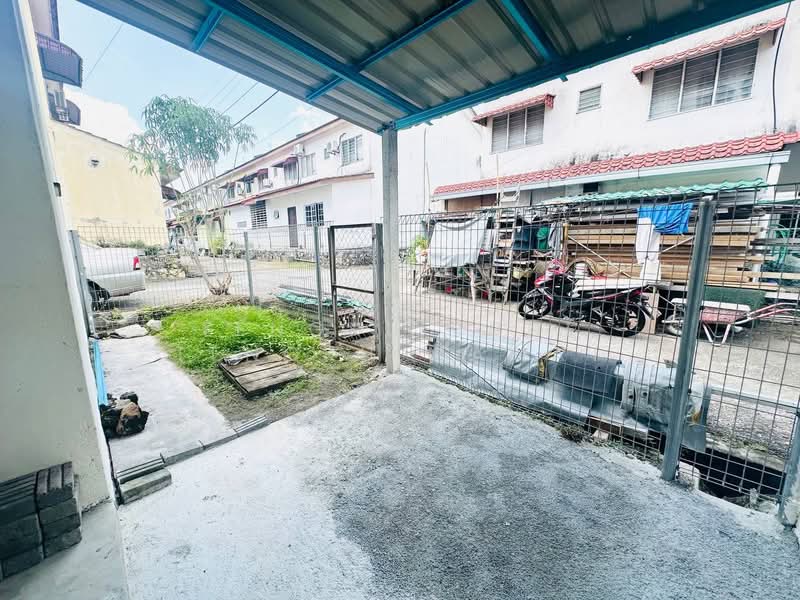 Rumah Teres untuk Dijual di Taman Pinggiran Senawang (Sungai Gadut) - Tengku June Tengku Mamat - PropertyGuru.com.my