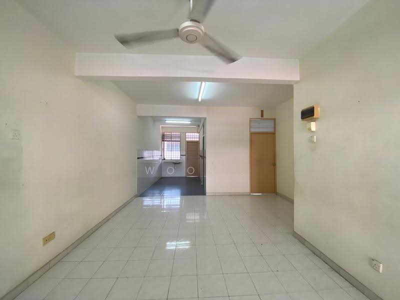 Pangsapuri untuk Dijual di Iskandar Shah - Woon . - Living Room - PropertyGuru.com.my