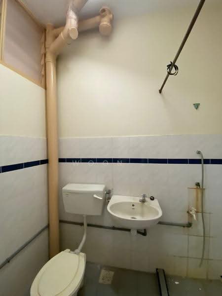 Pangsapuri untuk Dijual di Iskandar Shah - Woon . - Bathroom - PropertyGuru.com.my