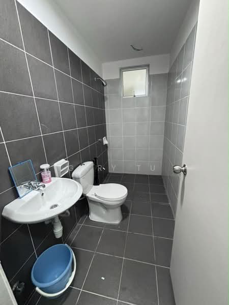 Apartment for Rent at Residensi Taman Pelangi Indah - Gary Tu - Bathroom - PropertyGuru.com.my