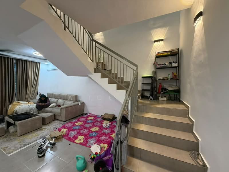 2-storey Terraced House for Sale in Taman Kundang Jaya (Rawang) - Alice Low - Living Room - PropertyGuru.com.my