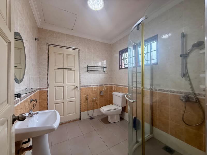 Rumah Banglo untuk Dijual di Cheras (Selangor) - Zuraidah Dan - Bathroom - PropertyGuru.com.my