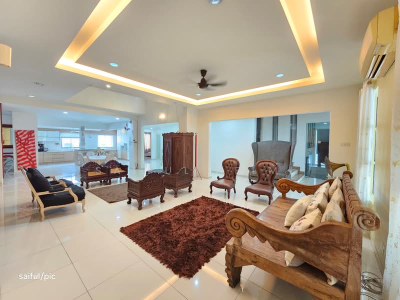 Rumah Berkembar untuk Dijual di Seksyen 13 (Shah Alam) - SAIFUL HELMI - Living Room - PropertyGuru.com.my