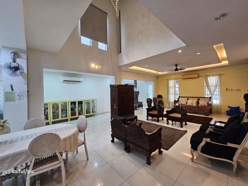 Rumah Berkembar untuk Dijual di Seksyen 13 (Shah Alam) - SAIFUL HELMI - Living Room - PropertyGuru.com.my