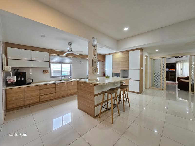 Rumah Berkembar untuk Dijual di Seksyen 13 (Shah Alam) - SAIFUL HELMI - Kitchen - PropertyGuru.com.my