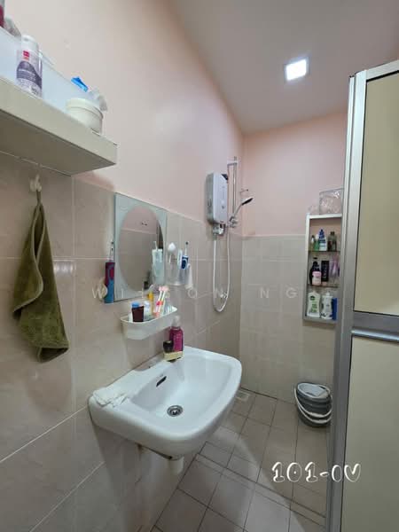 2-storey Terraced House for Sale in Taman Pendamar Indah (Klang) - Wilson Ng - Bathroom - PropertyGuru.com.my