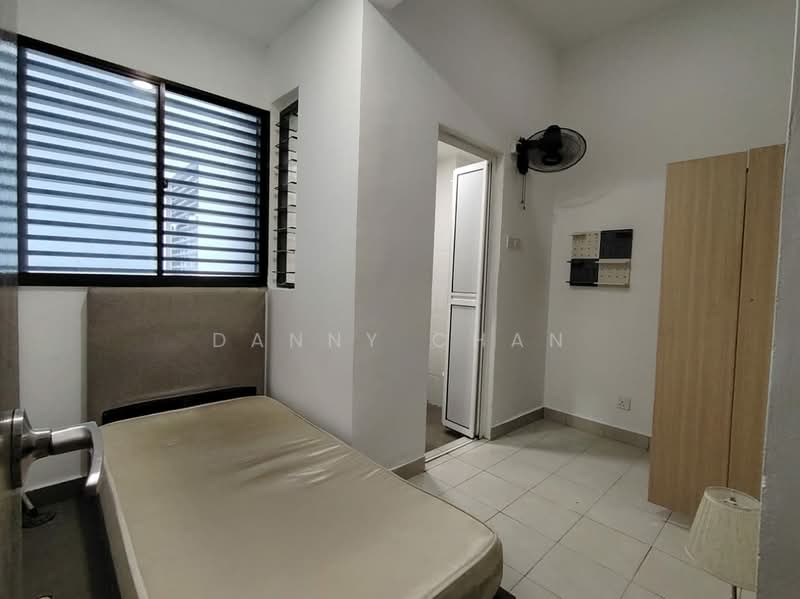 Servis Apartment untuk Disewa di SkyVille 8 @ Benteng 8 - Danny Chan - Bedroom - PropertyGuru.com.my