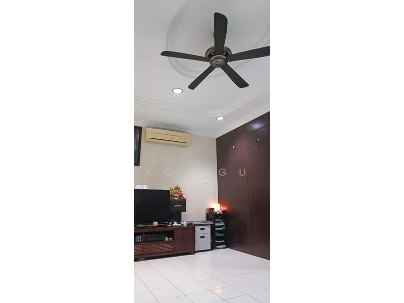 Rumah Teres untuk Dijual di Bandar Puteri Klang (Klang) - KC Ngu - Living Room - PropertyGuru.com.my