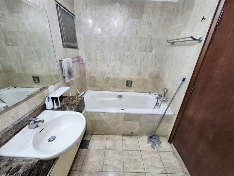 Kondominium untuk Dijual di Suasana Sentral Condominiums - Prem Kumar - Bathroom - PropertyGuru.com.my