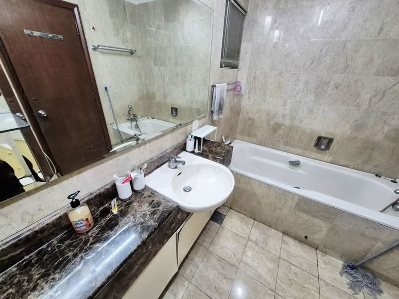Kondominium untuk Dijual di Suasana Sentral Condominiums - Prem Kumar - Bathroom - PropertyGuru.com.my
