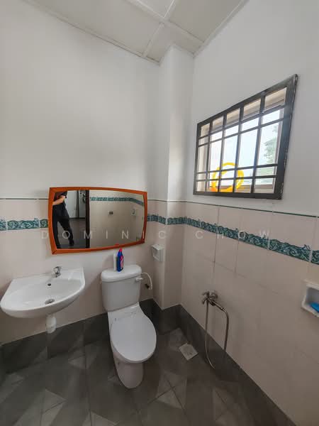 Rumah Teres 2 Tingkat untuk Disewa di Taman Setia Indah (Tebrau) - Dominic Chow - Bathroom - PropertyGuru.com.my