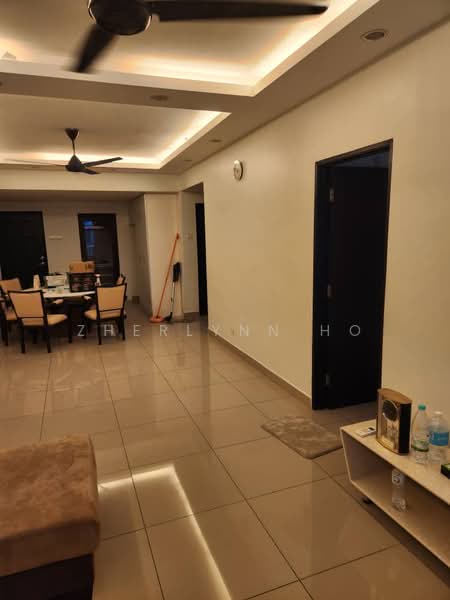 Pangsapuri untuk Disewa di Tanjung Tiara - Zherlynn Ho - Living Room - PropertyGuru.com.my