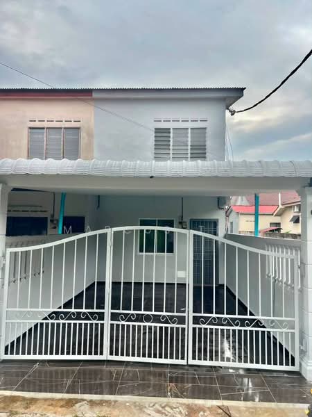 Rumah Teres 2 Tingkat untuk Dijual di Taman Sri Temenggong (Muar) - Marcus Tey - Exterior - PropertyGuru.com.my
