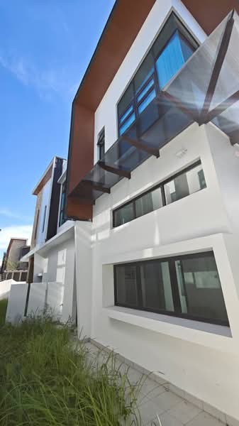 Rumah Banglo untuk Dijual di Setia Eco Gardens (Gelang Patah) - Lavine Beh - Exterior - PropertyGuru.com.my