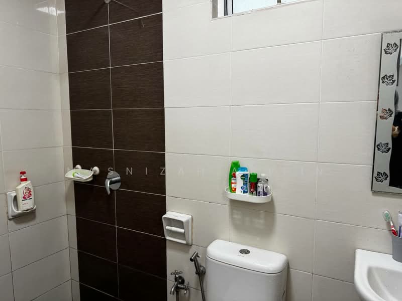 3-storey Terraced House for Sale in Taman Sinar Samudra (Batu Caves) - Masnizah Arifin - Bathroom - PropertyGuru.com.my