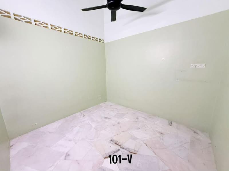 1-storey Terraced House for Sale in Pekan Meru (Kapar) - Wilson Ng - Interior - PropertyGuru.com.my