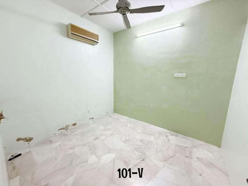 1-storey Terraced House for Sale in Pekan Meru (Kapar) - Wilson Ng - Interior - PropertyGuru.com.my