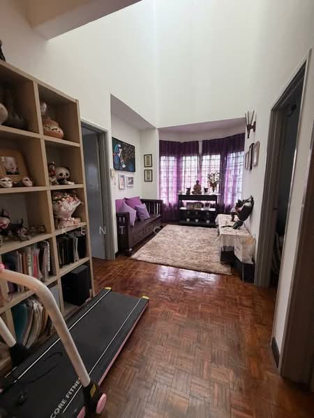 Rumah Teres 2-Tingkat untuk Dijual di Bandar Tun Hussein Onn (Cheras) - Kent Chong - Living Room - PropertyGuru.com.my