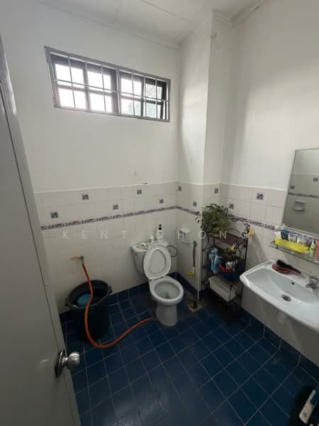 Rumah Teres 2-Tingkat untuk Dijual di Bandar Tun Hussein Onn (Cheras) - Kent Chong - Bathroom - PropertyGuru.com.my