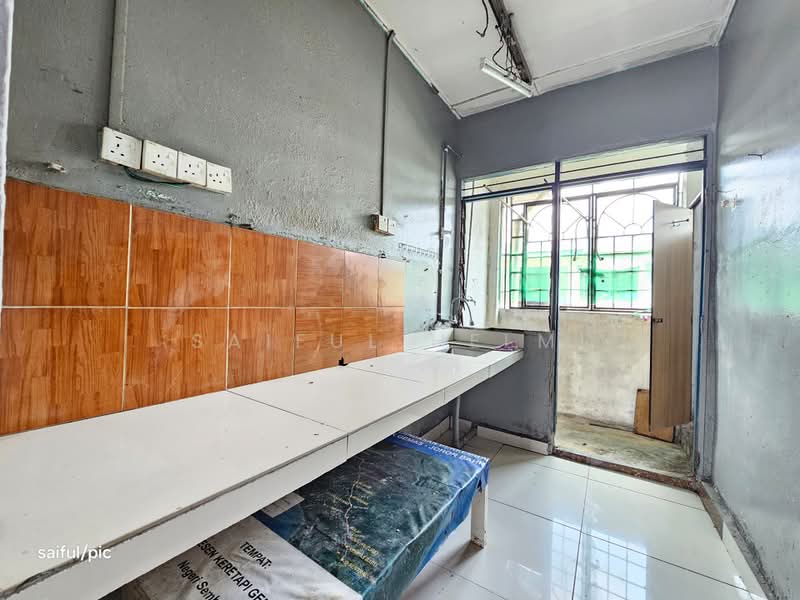 Rumah Flat untuk Dijual di Flat Kenari - SAIFUL HELMI - Kitchen - PropertyGuru.com.my