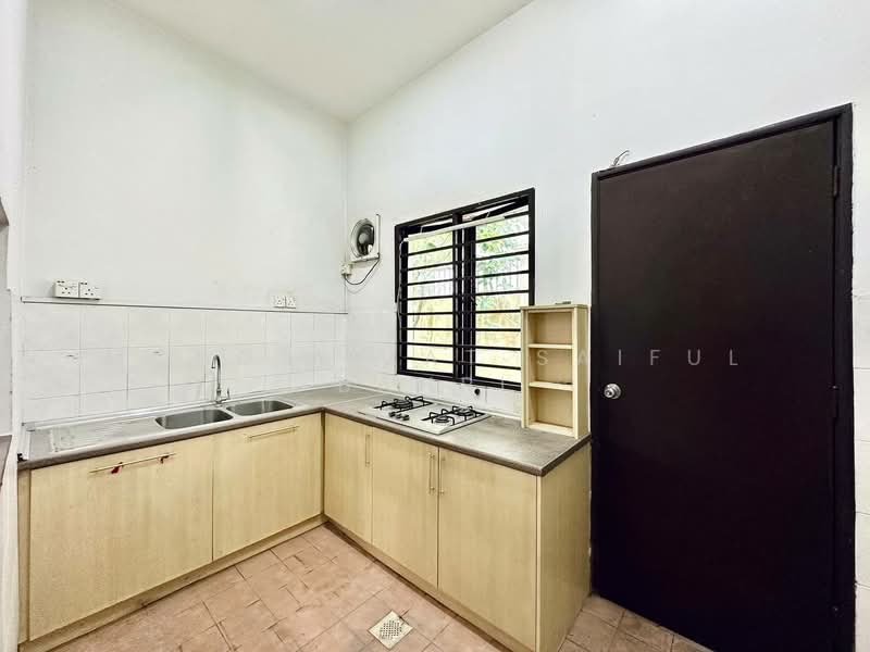Rumah Berkembar untuk Dijual di Sungai Long (Bandar Sungai Long) - Mohd Aizat Saiful Bahri - Kitchen - PropertyGuru.com.my