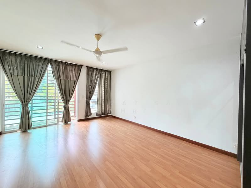 Rumah Teres 3 Tingkat untuk Dijual di Cyberjaya (Selangor) - Mohd Aizat Saiful Bahri - Living Room - PropertyGuru.com.my