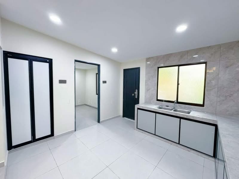 1-storey Terraced House for Sale in Taman Abad (Johor Bahru) - Jennie Ooi - Kitchen - PropertyGuru.com.my