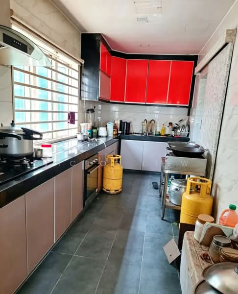 3-storey Terraced House for Sale in Taman Kelana Idaman (Ara Damansara) - Victor Liew - Kitchen - PropertyGuru.com.my