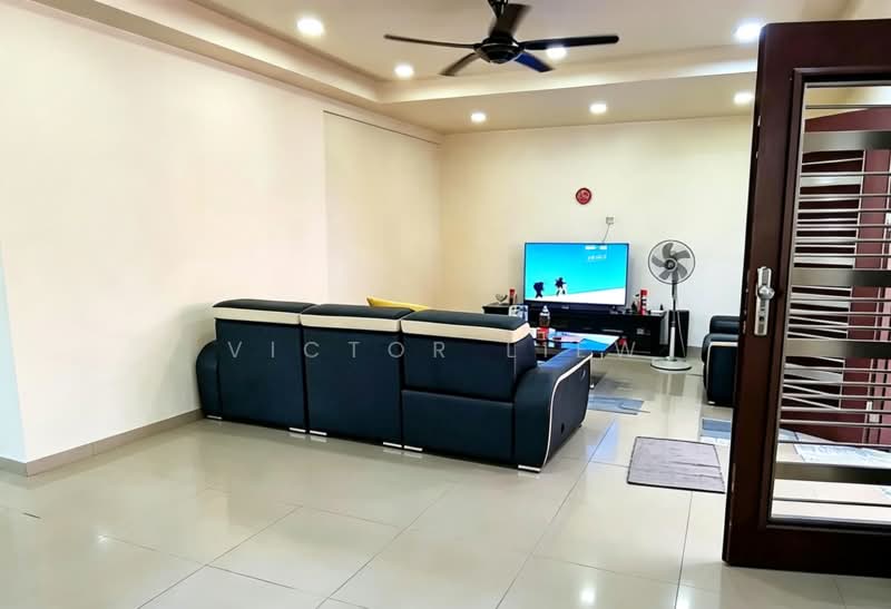 3-storey Terraced House for Sale in Taman Kelana Idaman (Ara Damansara) - Victor Liew - Living Room - PropertyGuru.com.my
