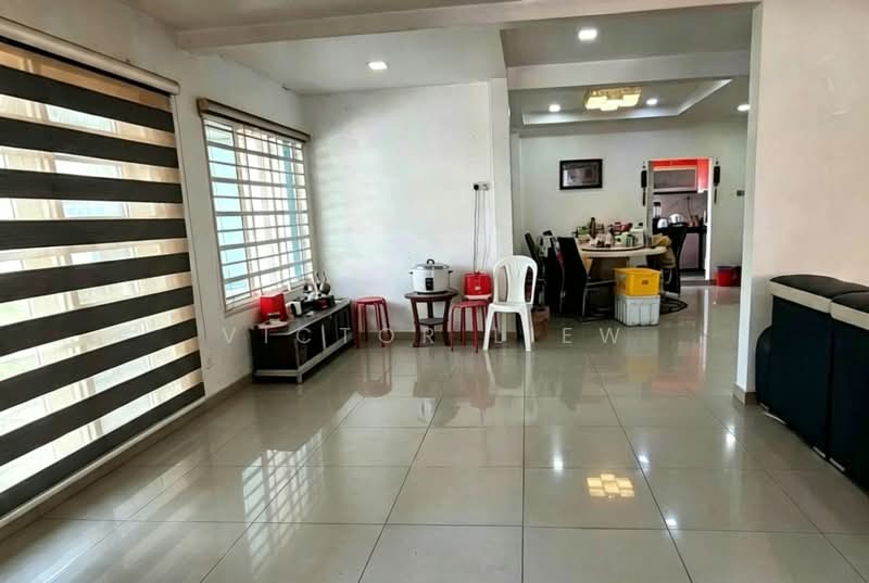 3-storey Terraced House for Sale in Taman Kelana Idaman (Ara Damansara) - Victor Liew - Living Room - PropertyGuru.com.my