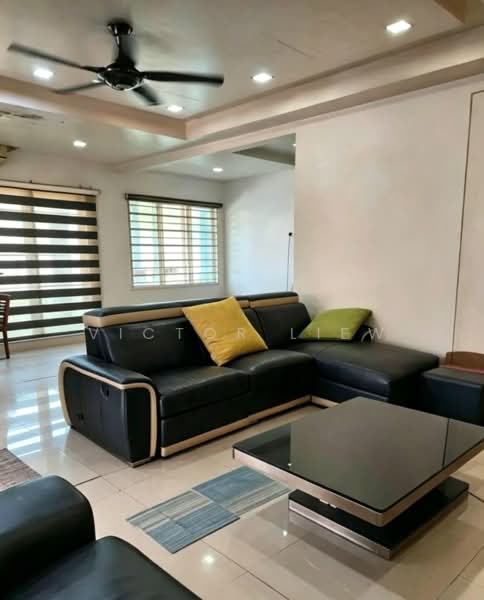 3-storey Terraced House for Sale in Taman Kelana Idaman (Ara Damansara) - Victor Liew - Living Room - PropertyGuru.com.my