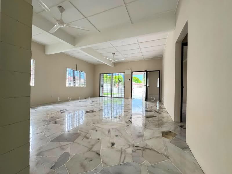 Rumah Banglo untuk Disewa di Taman Sri Hijau (Rawang) - Evelyn Khoo - Living Room - PropertyGuru.com.my