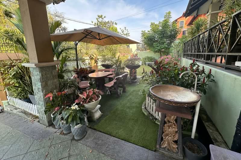 Rumah Banglo untuk Dijual di Taman Setia (Gombak) - Masnizah Arifin - Garden - PropertyGuru.com.my