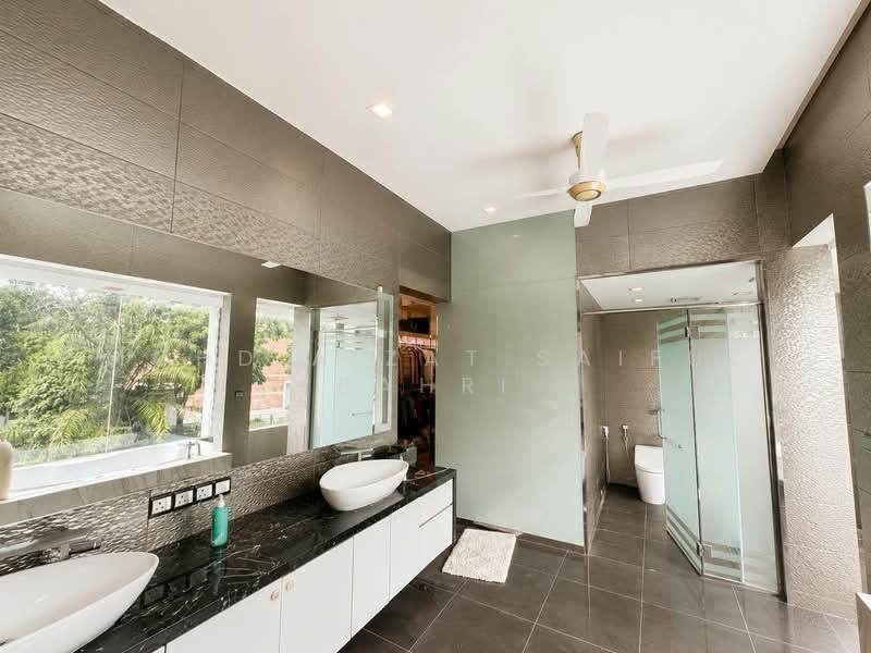 Rumah Banglo untuk Dijual di Damansara Heights (Damansara Heights) - Mohd Aizat Saiful Bahri - Bathroom - PropertyGuru.com.my