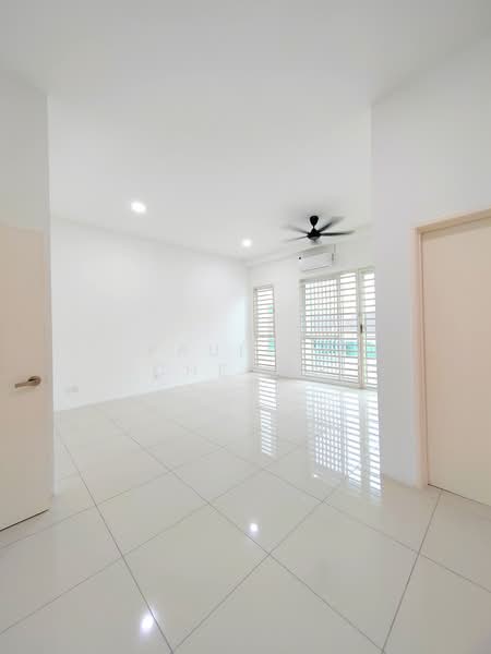 Rumah Teres 2 Tingkat untuk Disewa di Bayan Lepas (Penang) - Pauline Cheong - Living Room - PropertyGuru.com.my