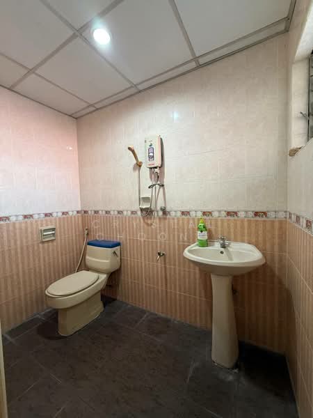 Rumah Teres 2 Tingkat untuk Dijual di Minden Heights (Gelugor) - Crystal Choong - Bathroom - PropertyGuru.com.my