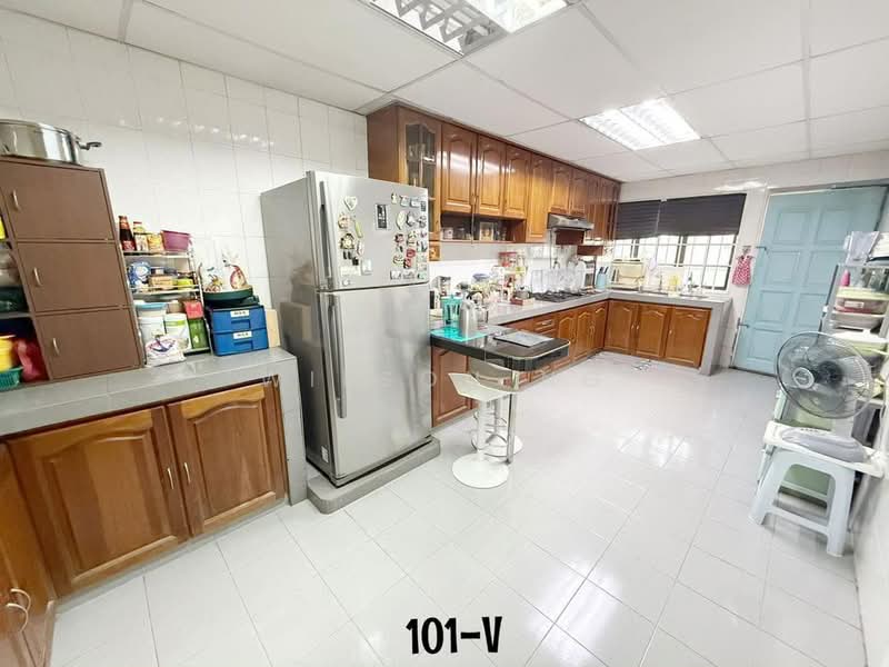 Rumah Teres 2-Tingkat untuk Dijual di Klang (Selangor) - Wilson Ng - Kitchen - PropertyGuru.com.my