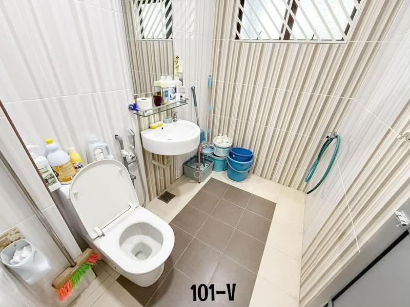 Rumah Teres 2-Tingkat untuk Dijual di Klang (Selangor) - Wilson Ng - Bathroom - PropertyGuru.com.my