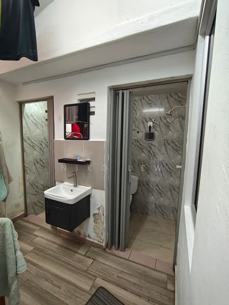 Rumah Teres 1 Tingkat untuk Disewa di Taman Abad (Johor Bahru) - Niko Lew - Bathroom - PropertyGuru.com.my