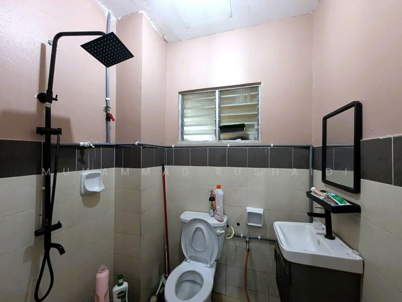 Rumah Teres 2 Tingkat untuk Dijual di Saujana Impian (Kajang) - Muhammad Rushaidi - Bathroom - PropertyGuru.com.my
