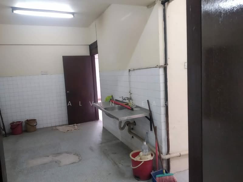 Pangsapuri untuk Dijual di Bangunan Choo Cheng Khay - Alvin Seah - Kitchen - PropertyGuru.com.my