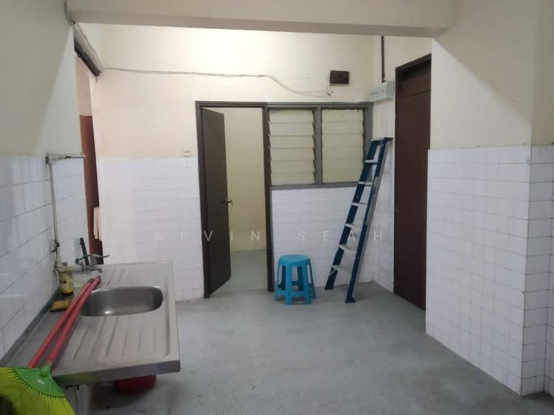 Pangsapuri untuk Dijual di Bangunan Choo Cheng Khay - Alvin Seah - Kitchen - PropertyGuru.com.my