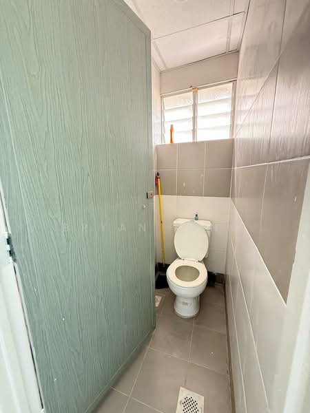 Kedai untuk Disewa di Tanjung Tokong (Penang) - Bryan Teng - Bathroom - PropertyGuru.com.my